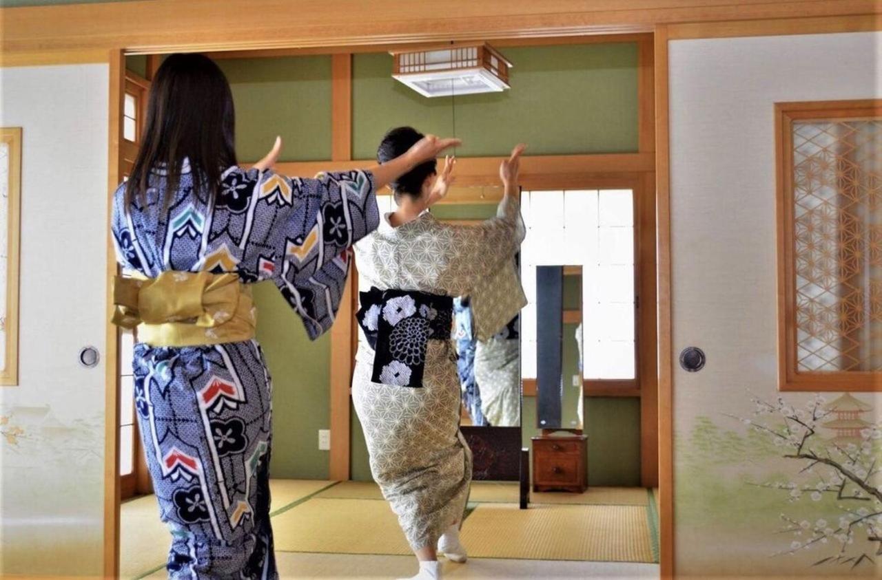 青森伝統芸能を楽しめる繭子の宿 Hačinohe Exteriér fotografie