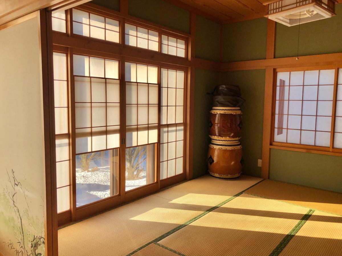青森伝統芸能を楽しめる繭子の宿 Hačinohe Exteriér fotografie